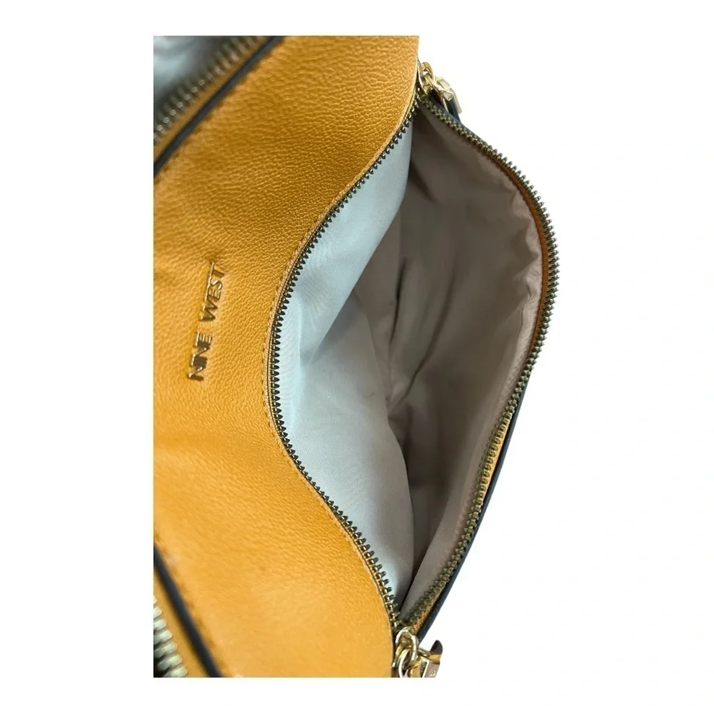 Nine West Crossbody browns and mustard yellow excellent condition